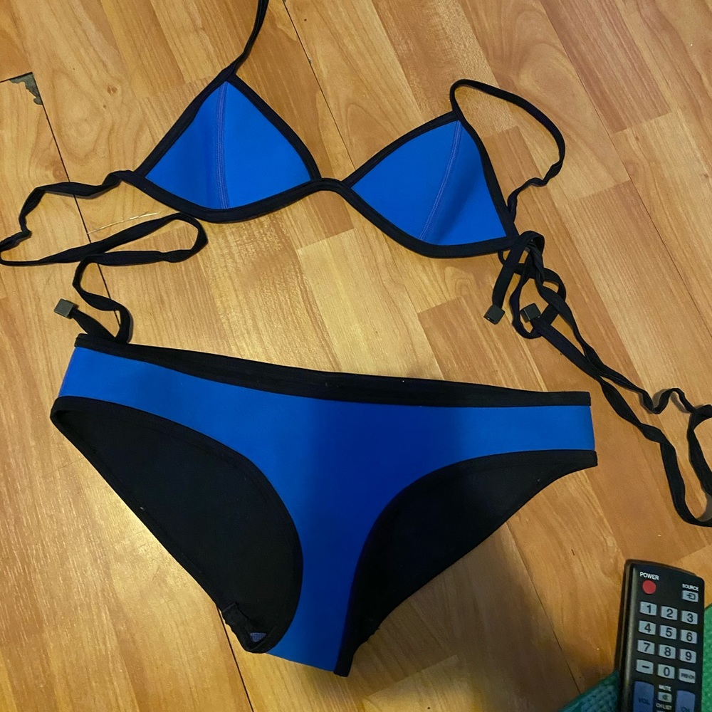 vibrant blue triangl bikini